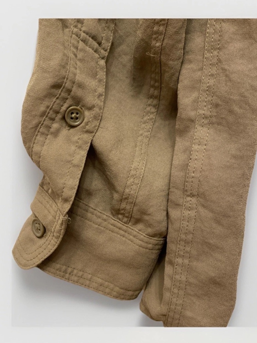 Uniqlo Lightweight Olive-Green Collared Semi-Sheer Travel Shirt - Picture 4 of 4